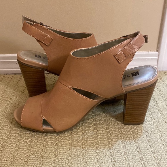 White Mountain Block Heels - Picture 1 of 5